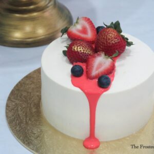 Minimalist Drip with Berries (Fresh Cream Cake)