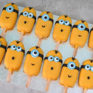 Minion Cakesicle